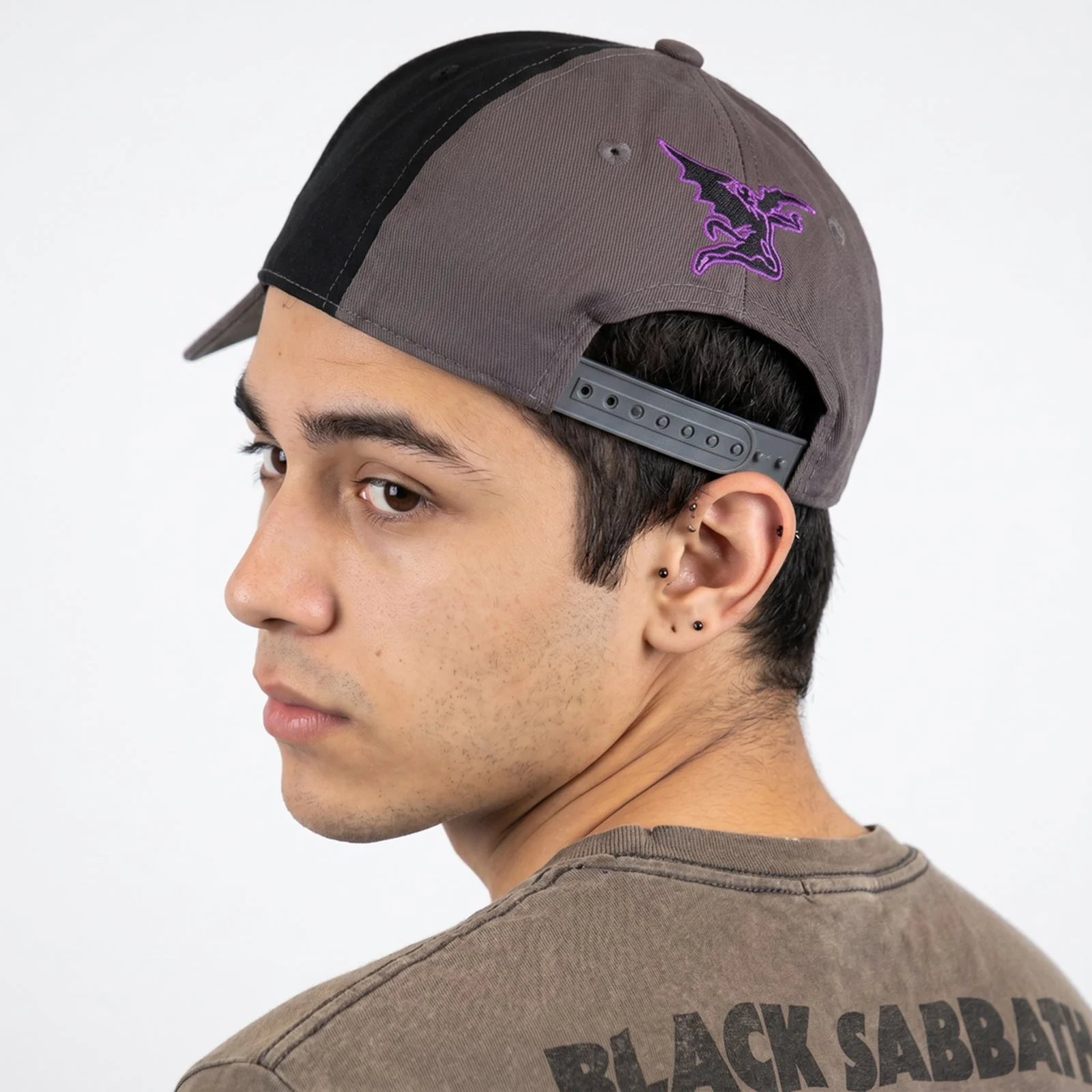 BLACK SABBATH - WAVY LOGO - Baseball Cap Black, Grey (2-Tone) - Image 3