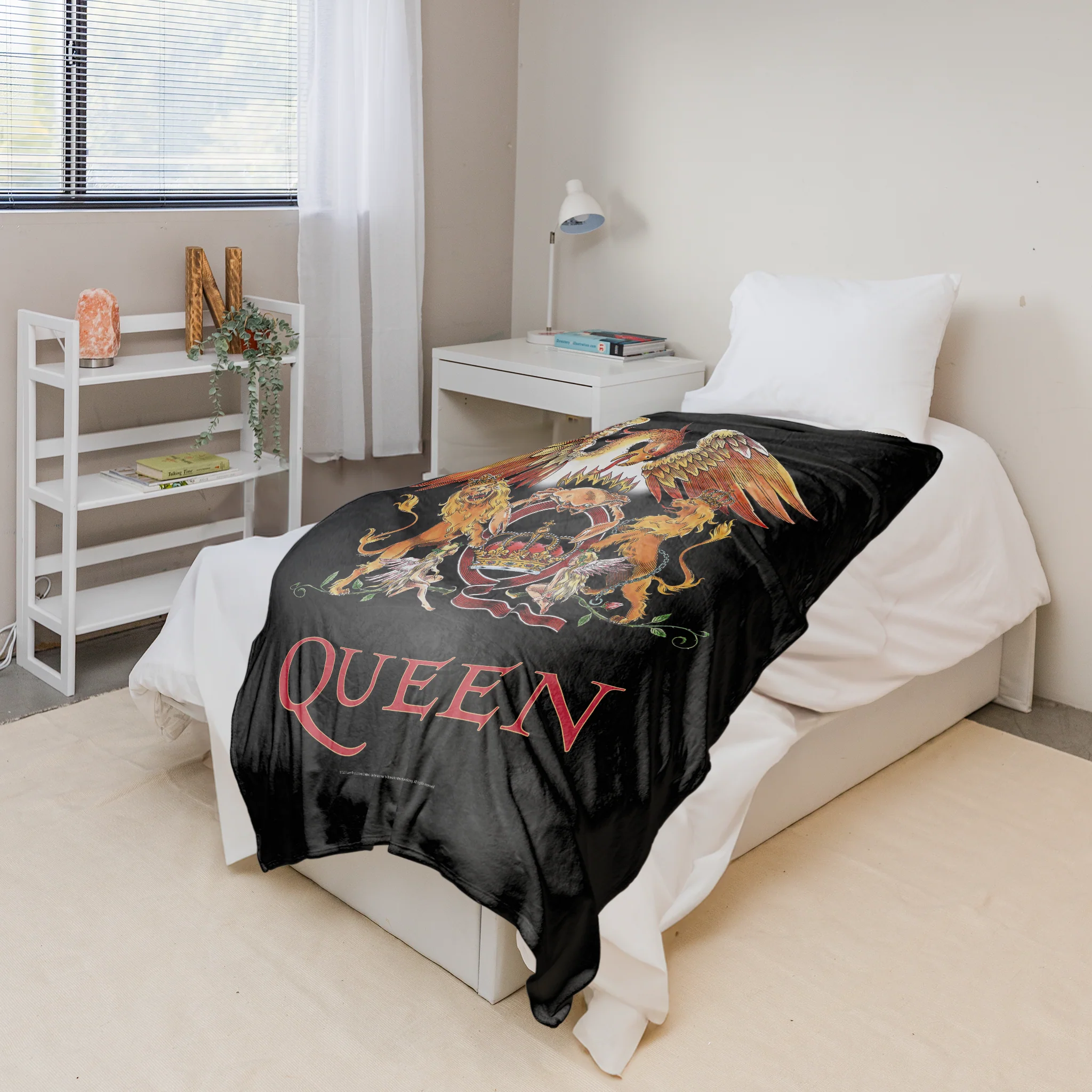 Rocksax Queen Sherpa Fleece Blanket - Crest - Image 4